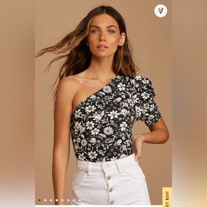 Somethin Bout You Black Floral Print One-Shoulder Bodysuit
Free People
Size XS